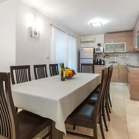 Gnjidic Apartmán *